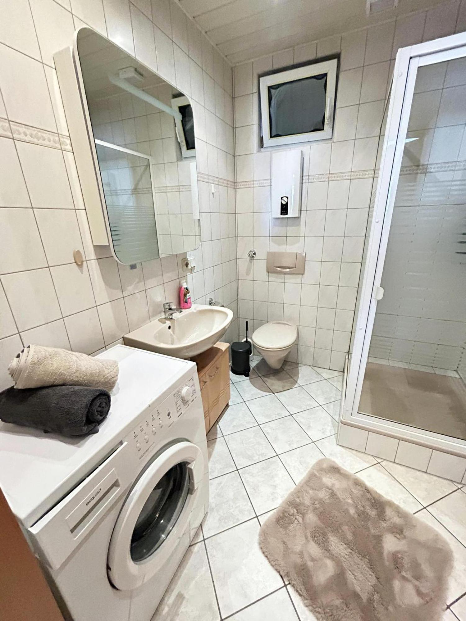 Zentrale Ferienwohnung Trier-Euren Mit Heimkino, Kueche, Wallbox & Kostenlose Fahrraeder Ngoại thất bức ảnh